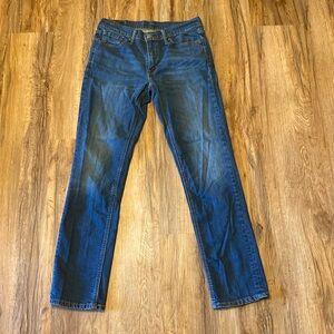 Men’s Dark Wash Levi’s Jeans
